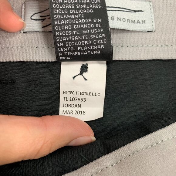 Greg Norman Shorts Mens 34 Charcoal Black Mid Rise Flat Front Stretch Golf Chino - Picture 5 of 10